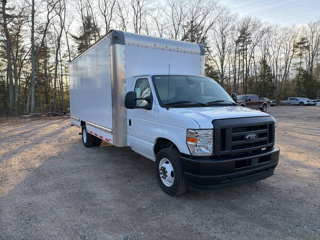 2024 Ford E-Series Chassis E-350 SD Cutaway SB RWD