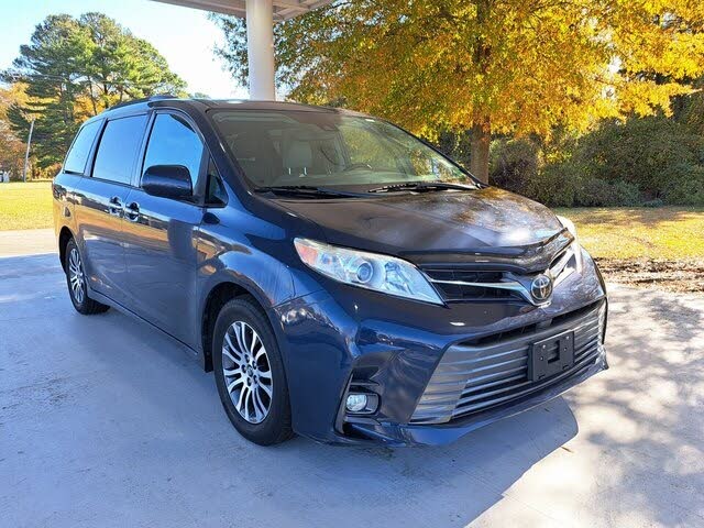 2019 Toyota Sienna XLE Premium 8-Passenger FWD