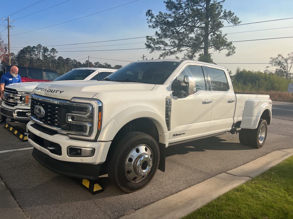 2023 Ford F-450 Super Duty Platinum Crew Cab LB DRW 4WD
