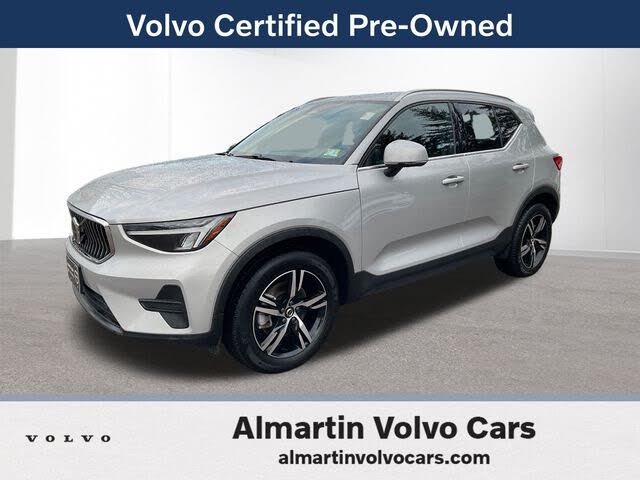 2025 Volvo XC40 B5 Core Bright Theme AWD
