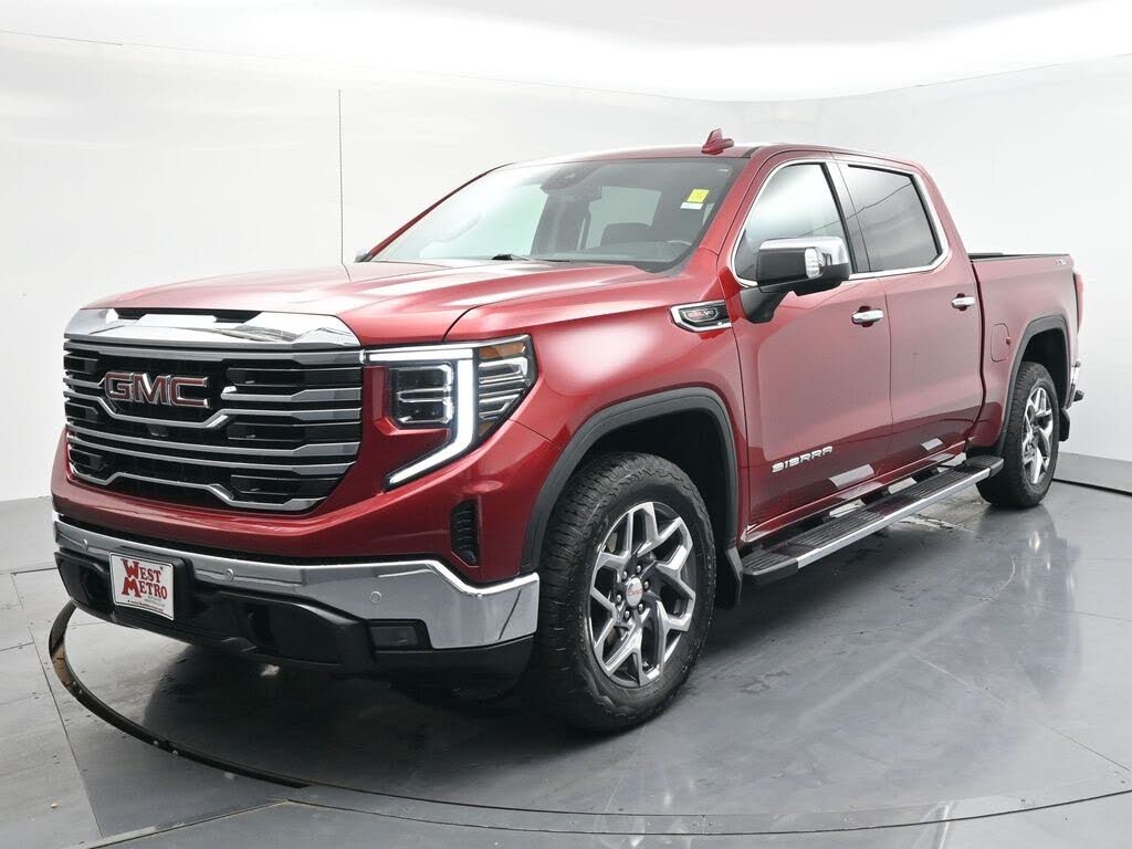 2022 GMC Sierra 1500 SLT Crew Cab 4WD