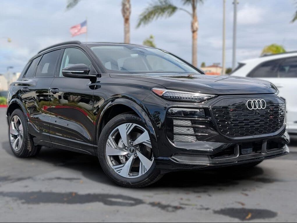 2025 Audi Q6 e-tron quattro Premium Plus