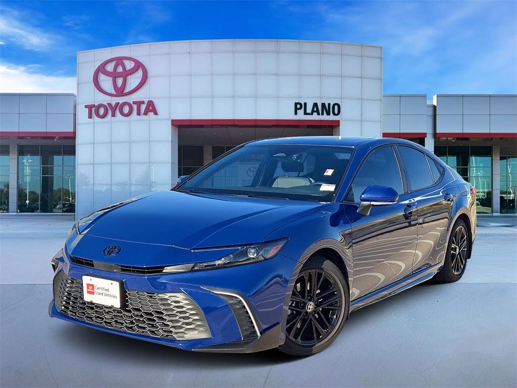 2025 Toyota Camry SE FWD