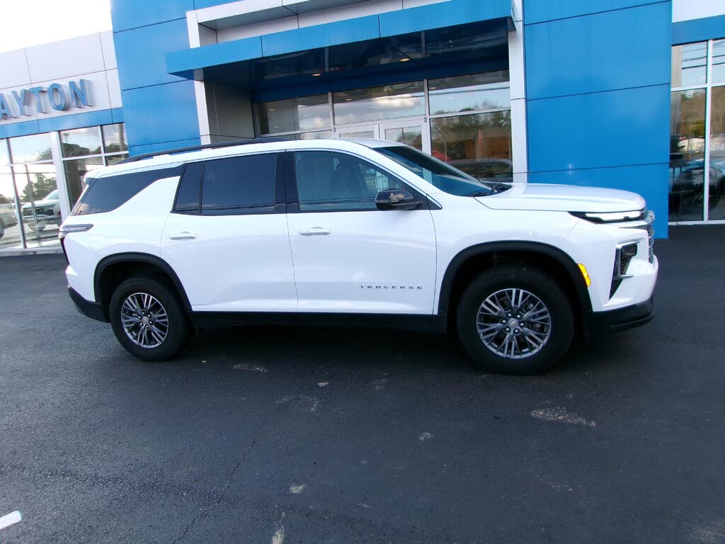 2025 Chevrolet Traverse LT FWD