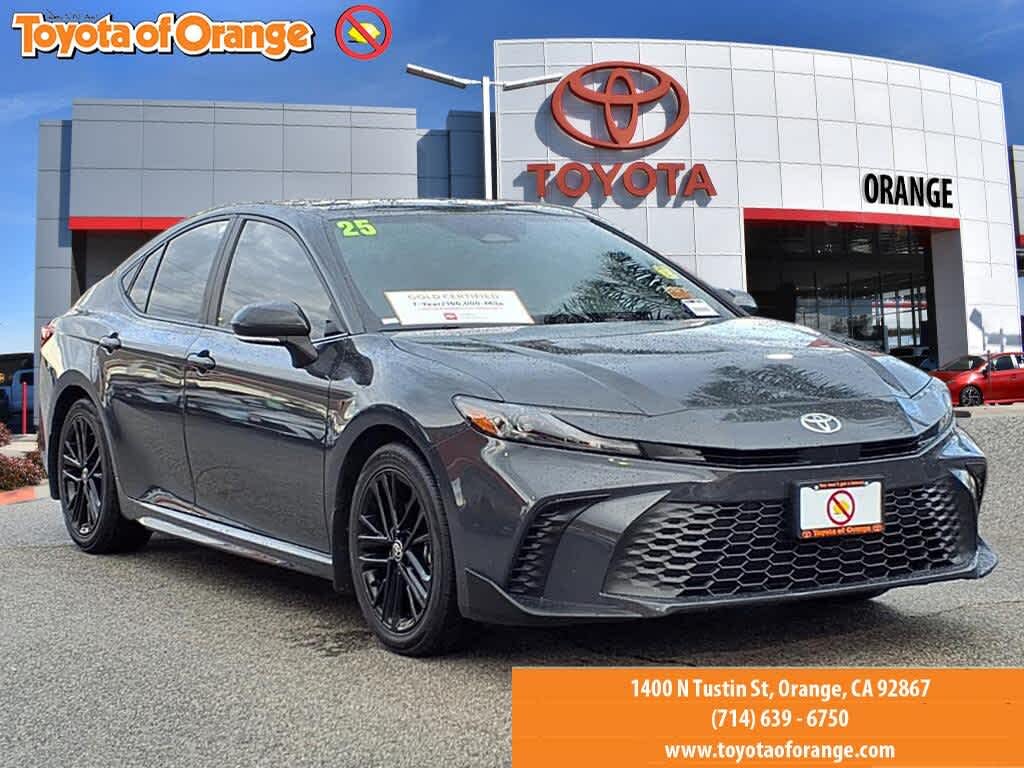 2025 Toyota Camry SE FWD