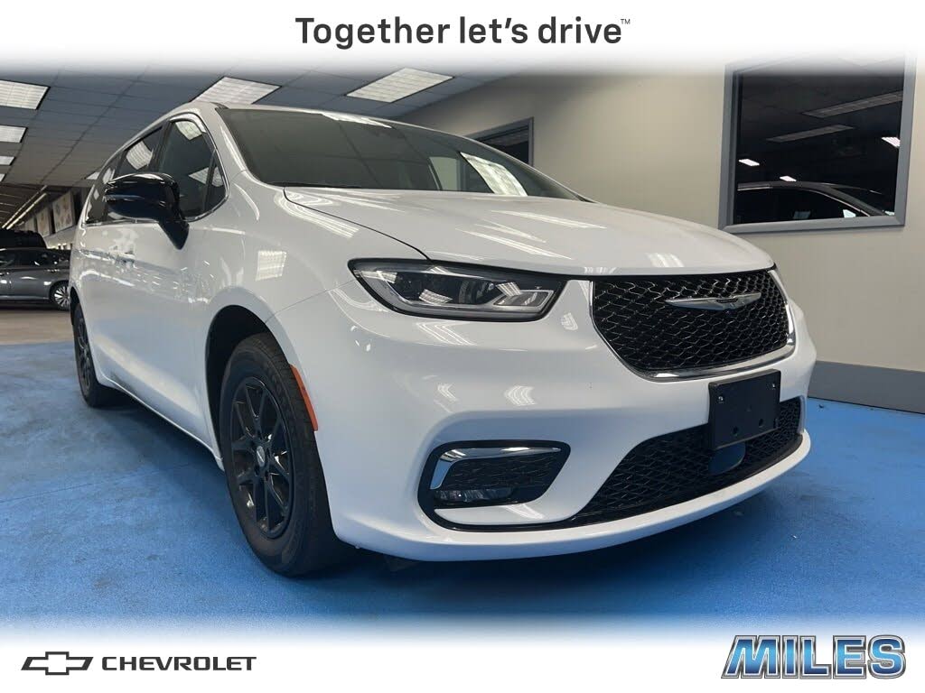 2025 Chrysler Pacifica Select FWD