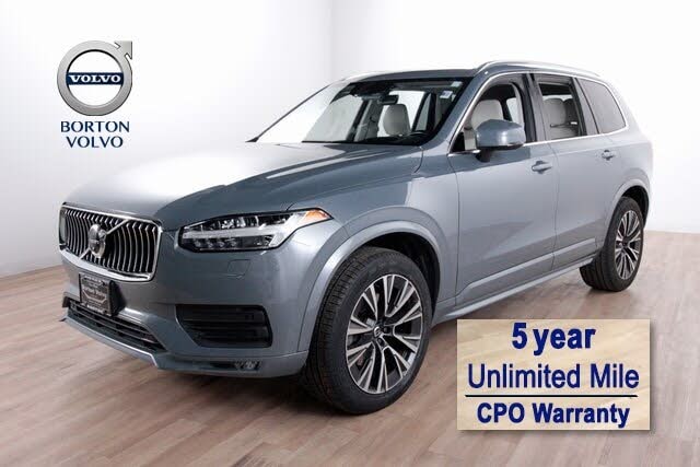 2022 Volvo XC90 T6 Momentum 7-Passenger AWD