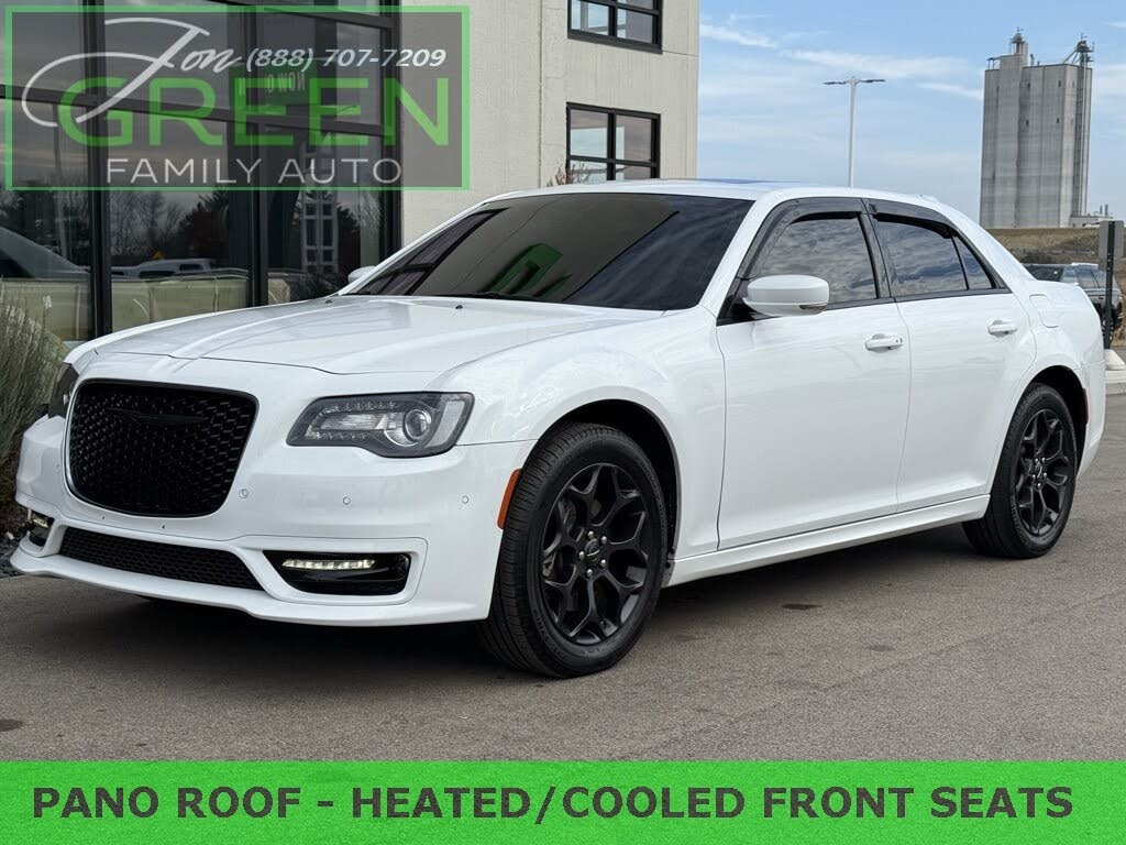 2023 Chrysler 300 Touring L AWD
