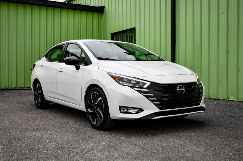 2024 Nissan Versa SR FWD