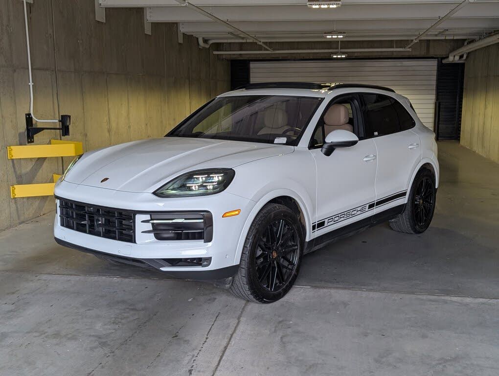 2025 Porsche Cayenne AWD