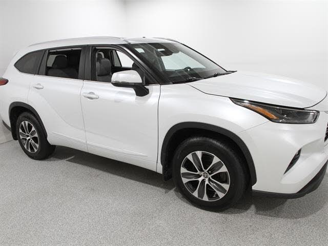 2023 Toyota Highlander XLE AWD