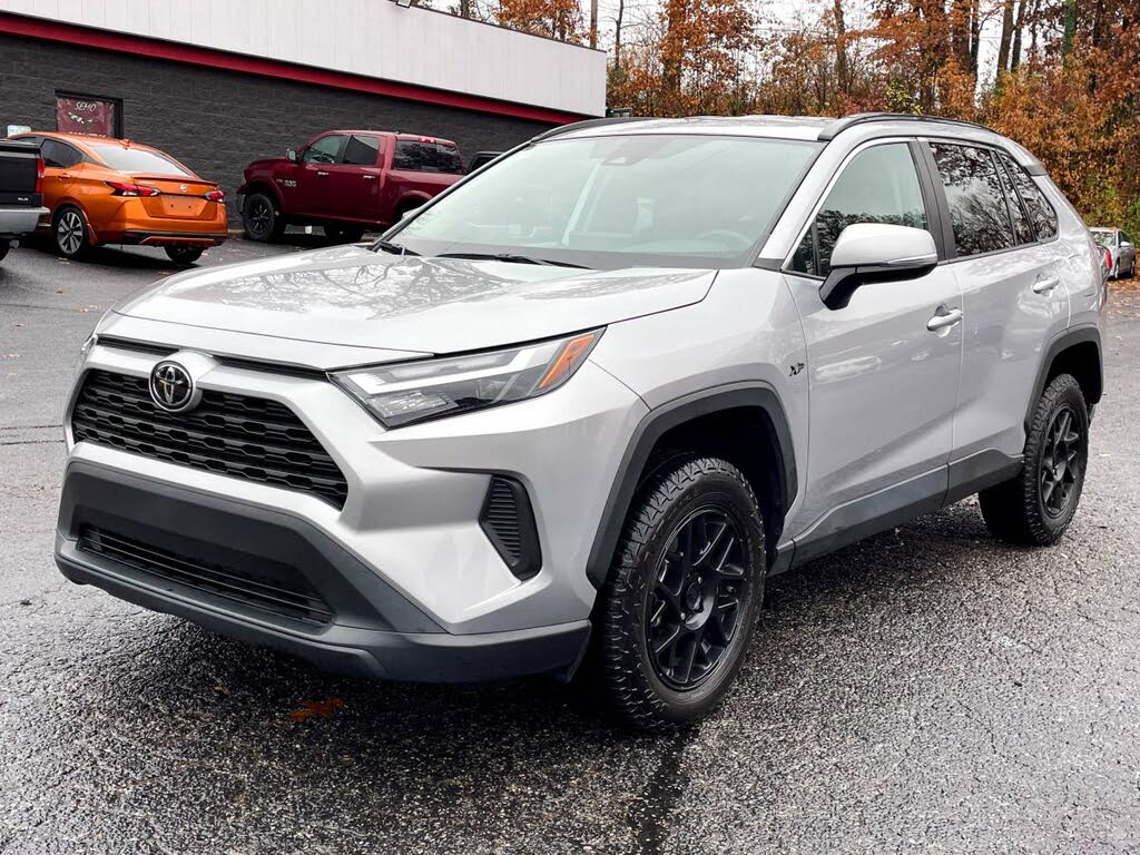 2024 Toyota RAV4 XLE FWD