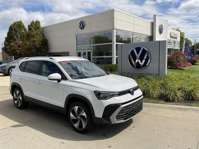 2025 Volkswagen Taos SE 4Motion