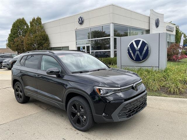 2025 Volkswagen Taos SE Black 4Motion