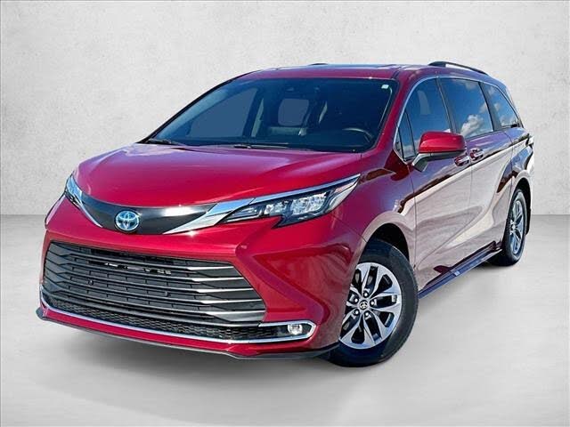 2024 Toyota Sienna XLE 7-Passenger FWD