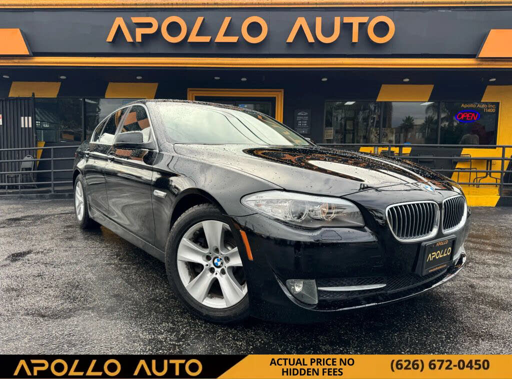 2011 BMW 5 Series 528i Sedan RWD