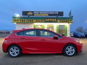 Chevrolet Cruze LT Hatchback FWD