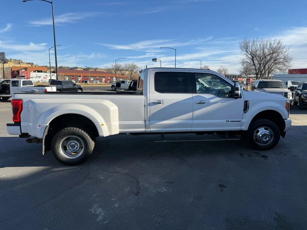 2017 Ford F-350 Super Duty Platinum Crew Cab LB DRW 4WD