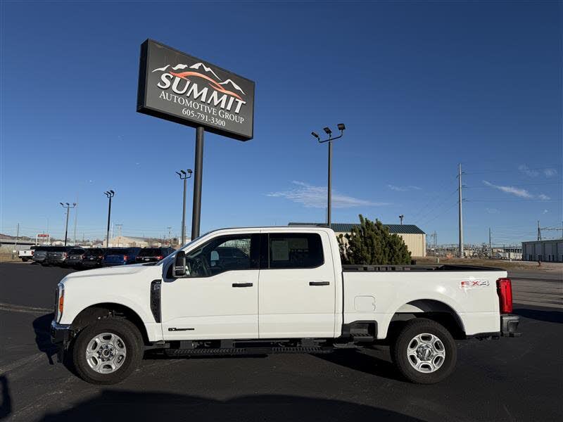 2025 Ford F-250 Super Duty XLT Crew Cab 4WD