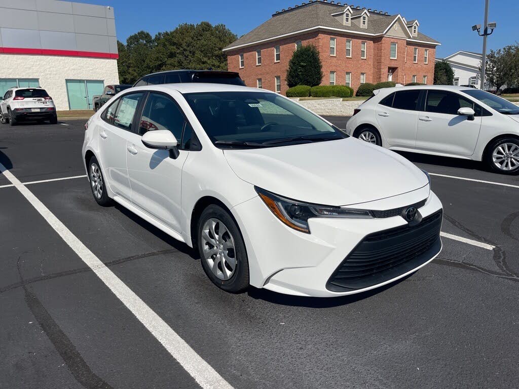 2026 Toyota Corolla LE FWD