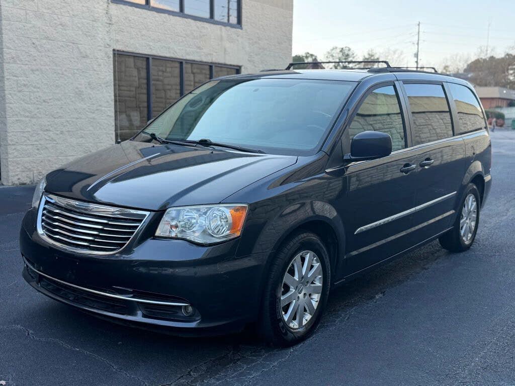 2014 Chrysler Town & Country Touring FWD