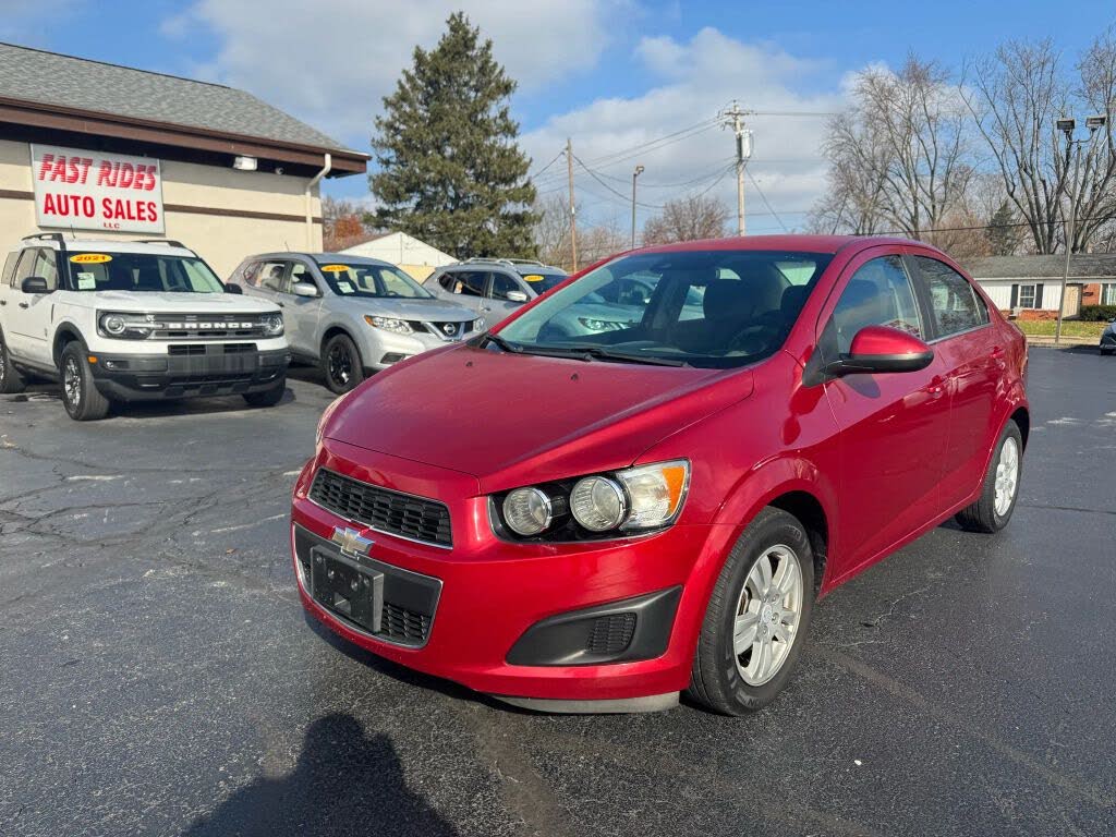 2016 Chevrolet Sonic LT Sedan FWD