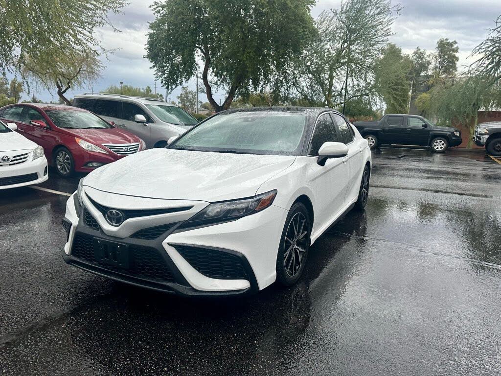 2021 Toyota Camry SE FWD