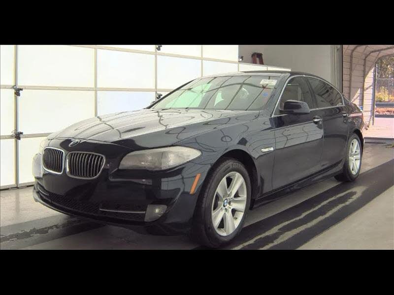 2011 BMW 5 Series 528i Sedan RWD