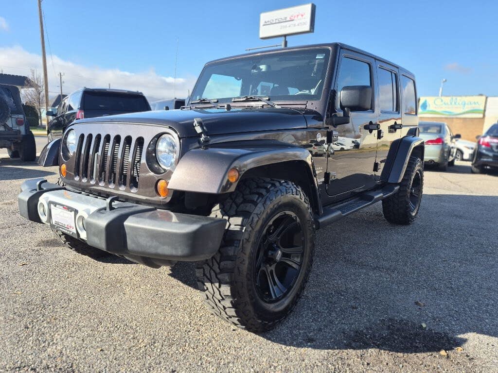 2013 Jeep Wrangler Unlimited Sahara 4WD