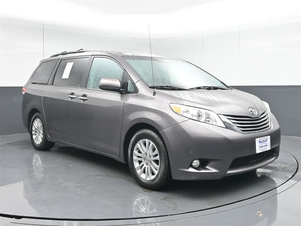 2013 Toyota Sienna XLE 8-Passenger