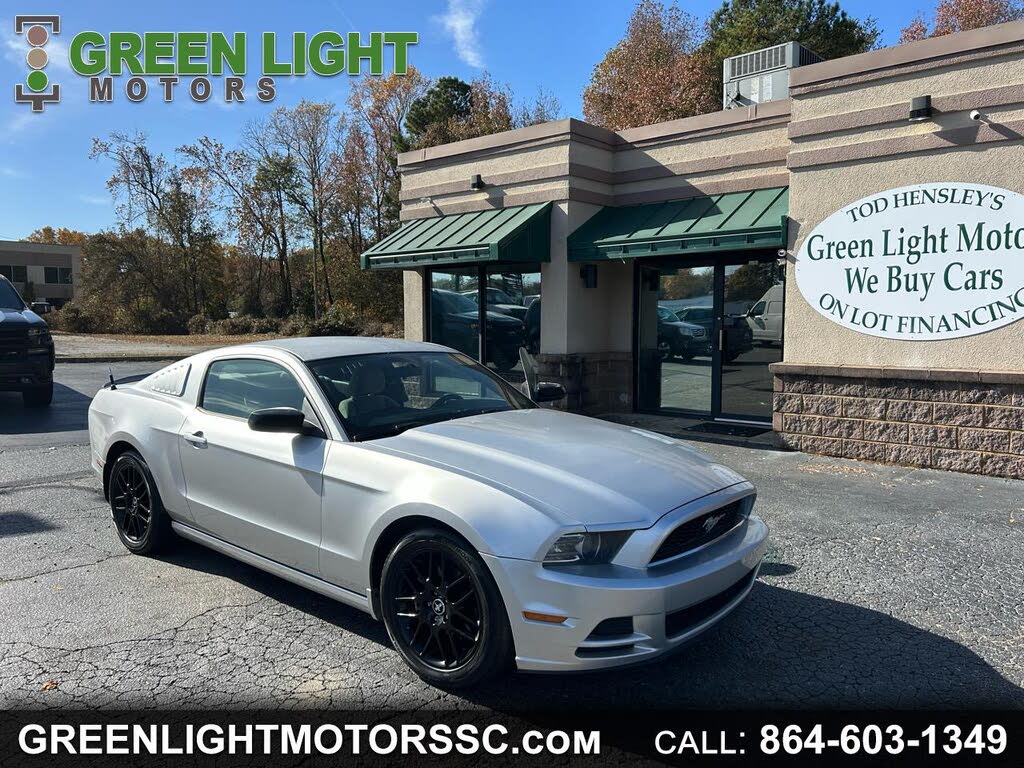 2014 Ford Mustang V6 Coupe RWD