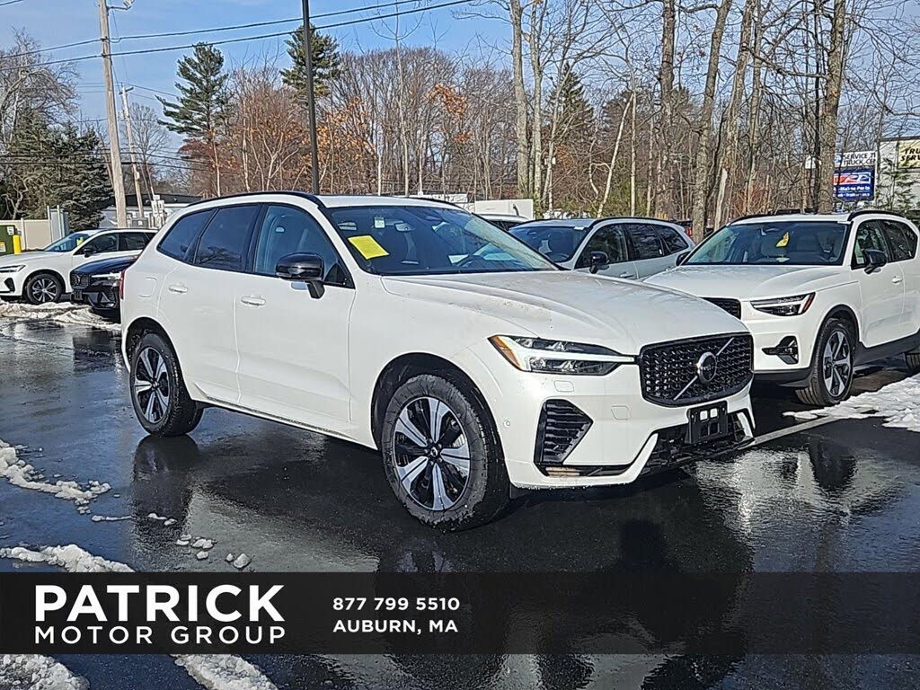 2025 Volvo XC60 Recharge T8 Plus Dark Theme eAWD