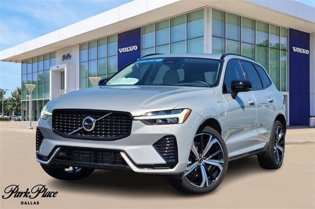 2025 Volvo XC60 Recharge T8 Ultra Dark Theme eAWD