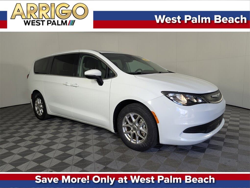 2023 Chrysler Voyager LX FWD