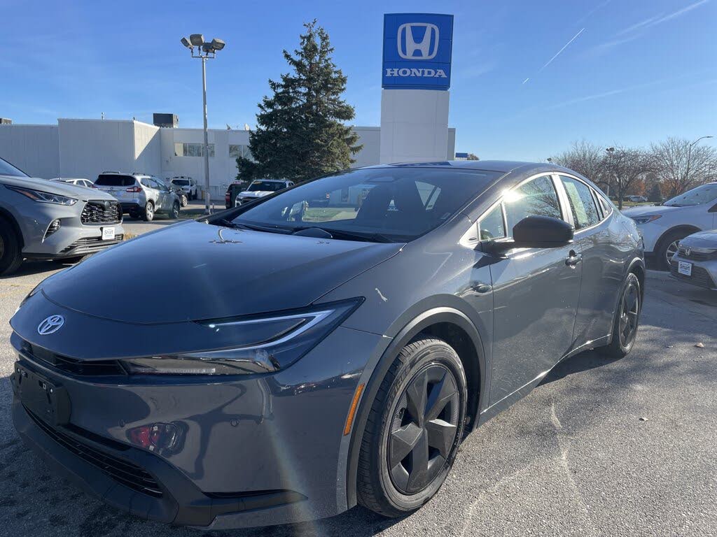 2025 Toyota Prius LE FWD