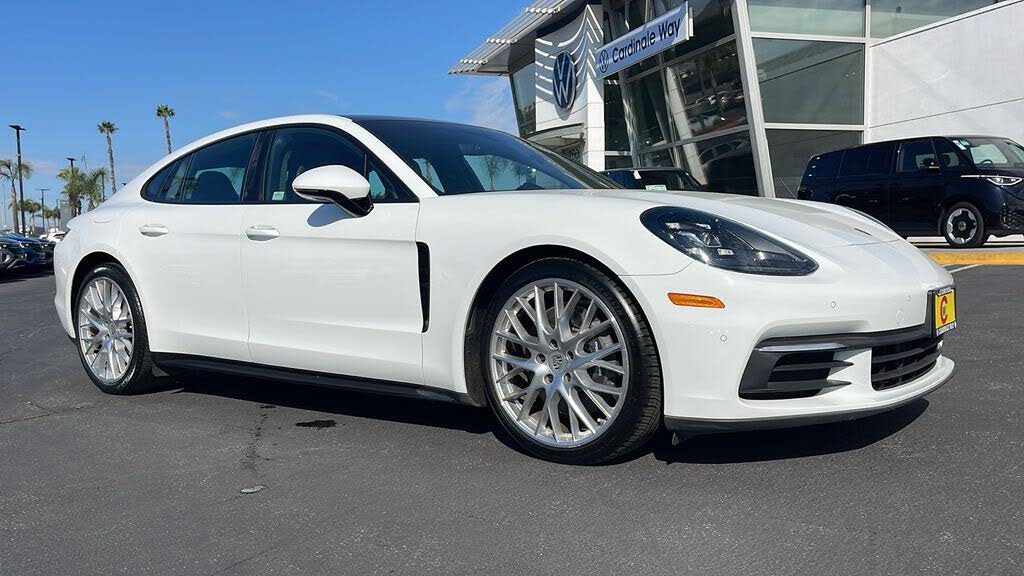 2019 Porsche Panamera 4 AWD
