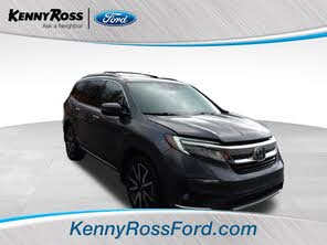 Honda Pilot Touring AWD with Rear Captain's Chairs