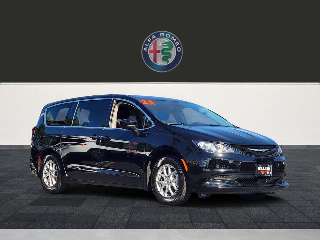 2024 Chrysler Voyager LX FWD