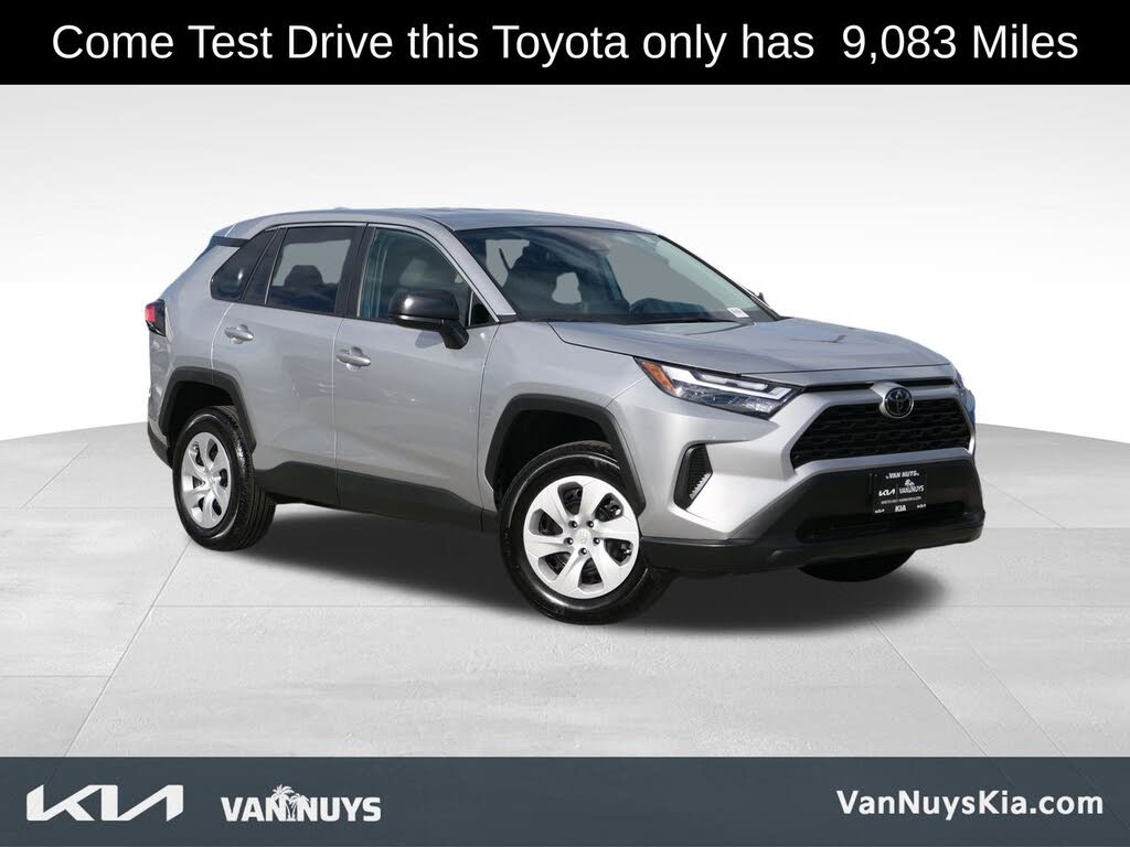 2025 Toyota RAV4 LE FWD
