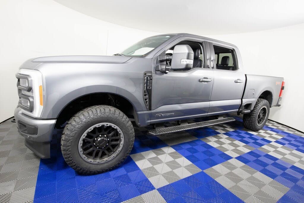 2023 Ford F-250 Super Duty Lariat Crew Cab 4WD