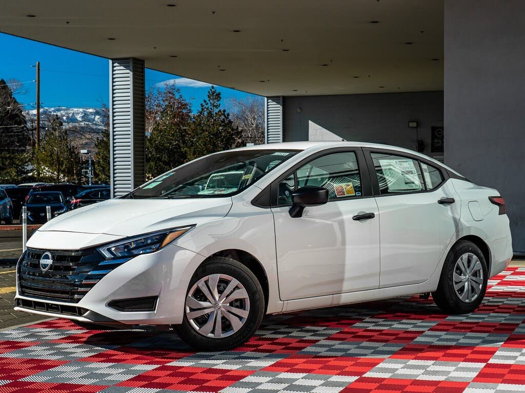 2025 Nissan Versa S FWD