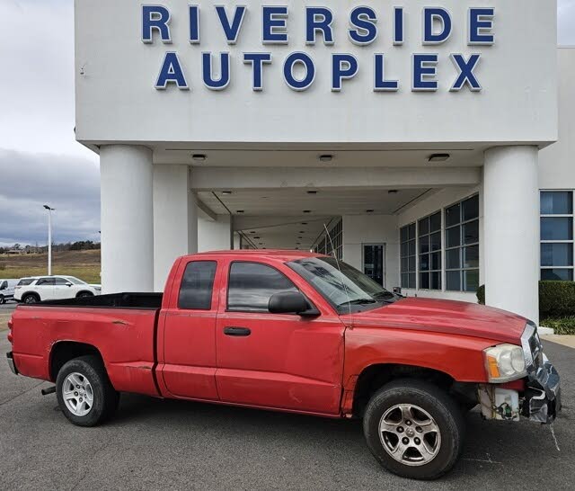 2005 Dodge Dakota SLT Club Cab RWD