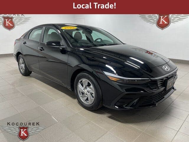 2025 Hyundai Elantra SE FWD
