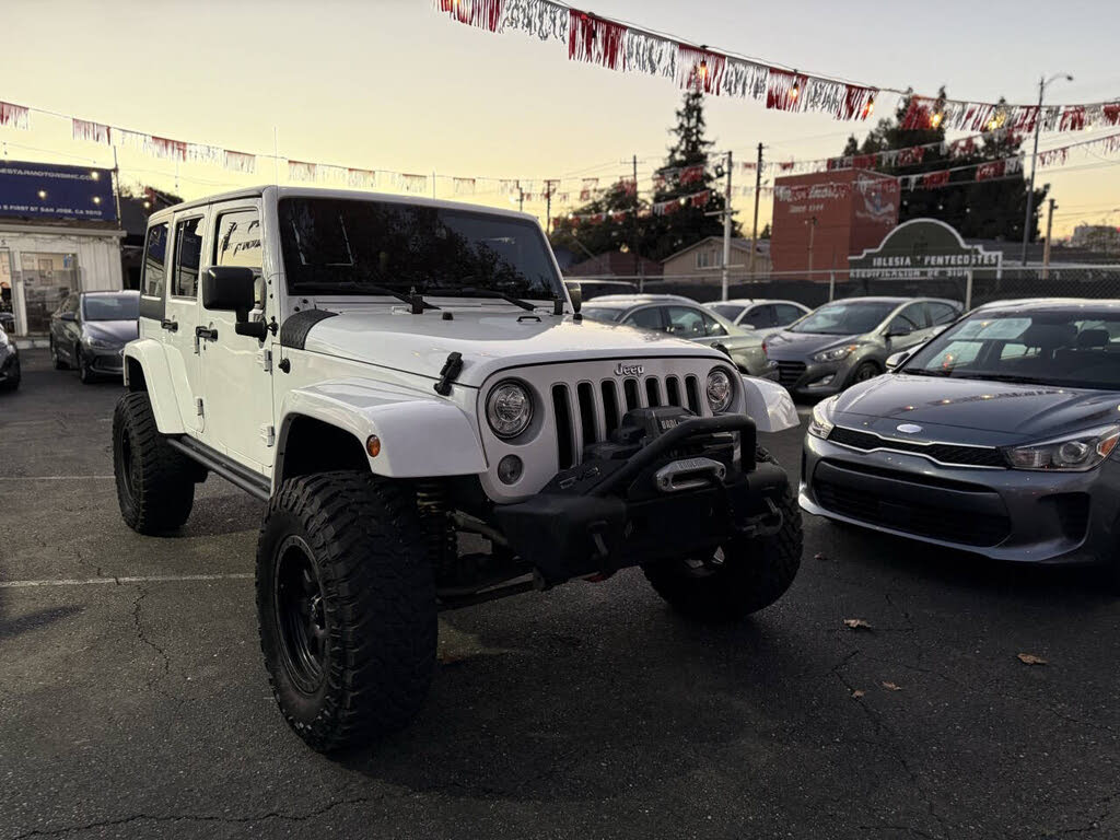 2017 Jeep Wrangler Unlimited Sahara 4WD