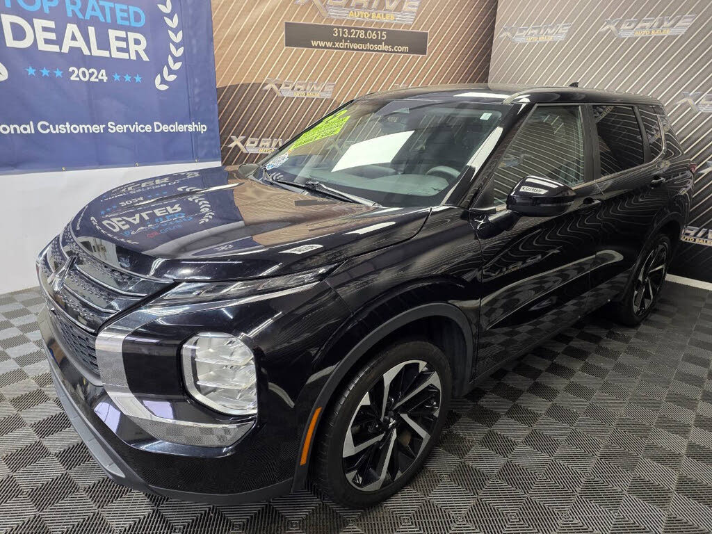 2022 Mitsubishi Outlander ES FWD