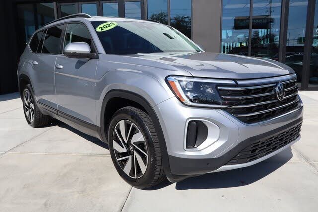 2025 Volkswagen Atlas SE FWD with Technology