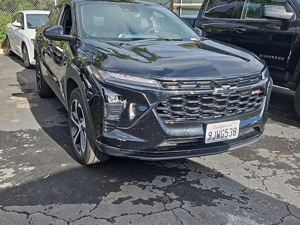 2024 Chevrolet Trax RS with 1RS FWD