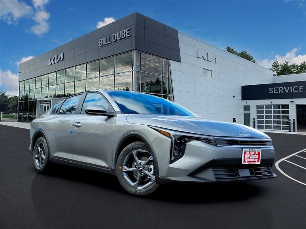 2025 Kia K4 LXS FWD