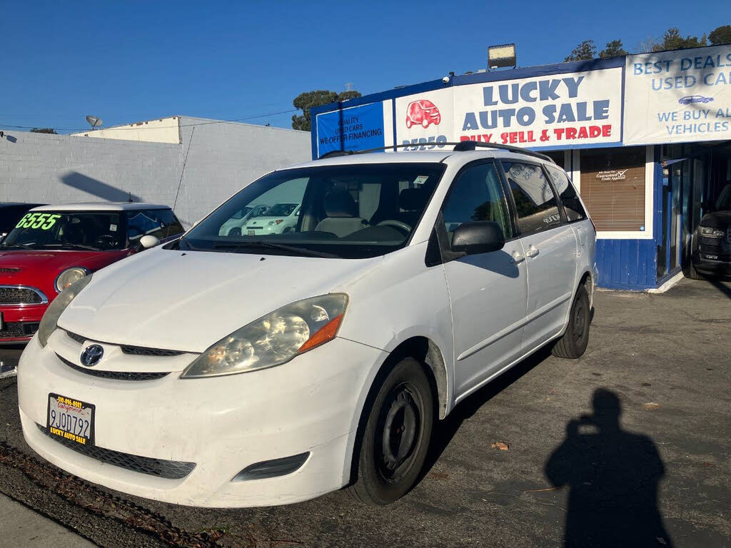 2006 Toyota Sienna LE 8-Passenger