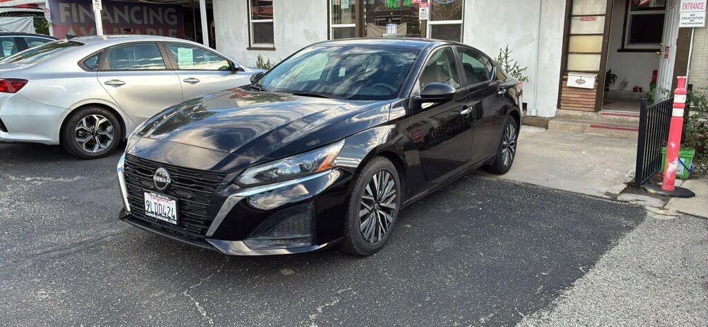 2024 Nissan Altima 2.5 SV FWD